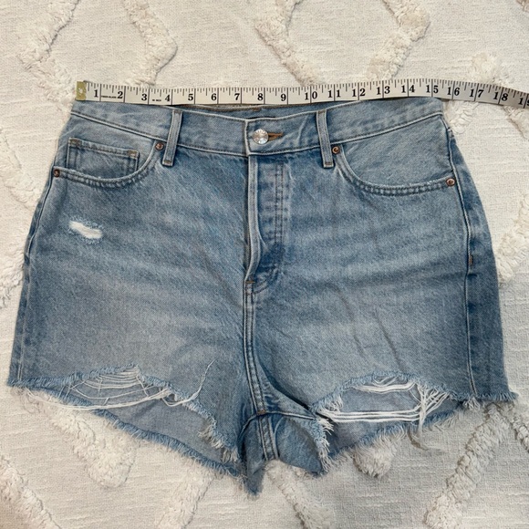 Express High-Rise Rigid Denim Shorts - Light Wash, Size 8 - Picture 3 of 6